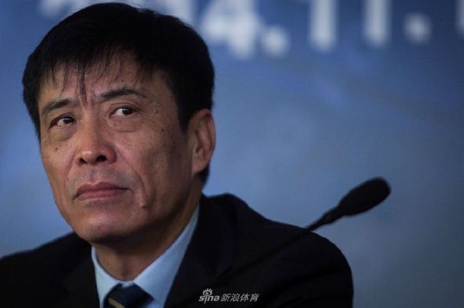 【比赛关键事件】第64分钟，裁判回看VAR，博洛尼亚球员科拉萨禁区内手球，国米赢得点球机会。